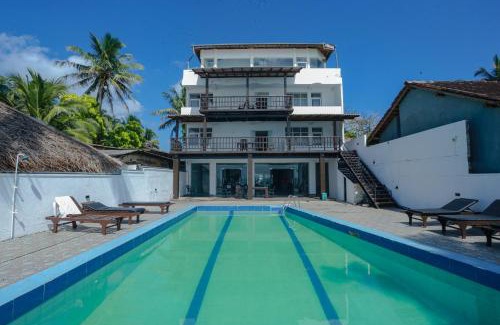 Nalagasdeniya Hotel | Lucky Seven Hikkaduwa