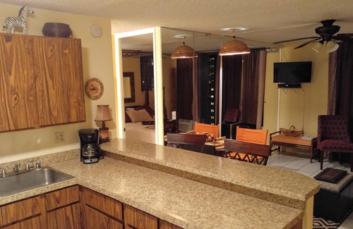 Waikiki Condo | Lucky you! Penthouse with 1 bedroom, stunning sea views, great amenities, sleeps 5