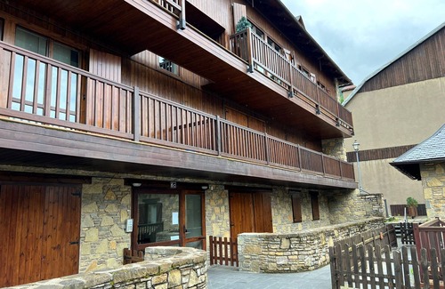 Vielha e Mijaran Apartment | Luderna - Apto con terraza Cap de la Vila