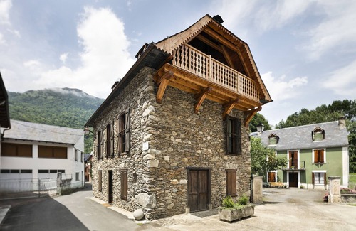 Les House | Luderna - Casa Les er Haro