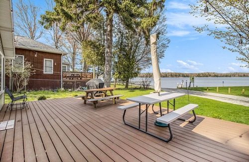 Ludington House | Ludington Lakehouse Retreat - Steps away from the Lake