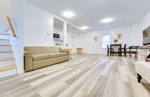 Ludlow House | Ludlow Townhome: 3 Mi to Okemo Mountain!