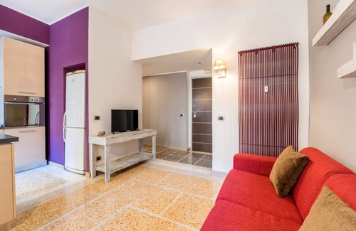 Ostiense Apartment | Luigi's Home, Spacious Apartment to San Paolo Metro