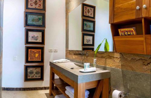 Zona Norte Villa | Lujosa Villa con Piscina Privada, Jacuzzi, Terraza, BBQ, AC muy Cerca de la Playa