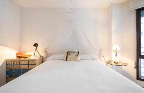 El Ensanche Zona Nuova Apartment | Lujoso y amplio piso con 5 habitaciones