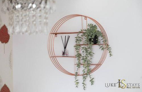 Newcastle-upon-Tyne Apartment | Luke Stays - Holystone Haven