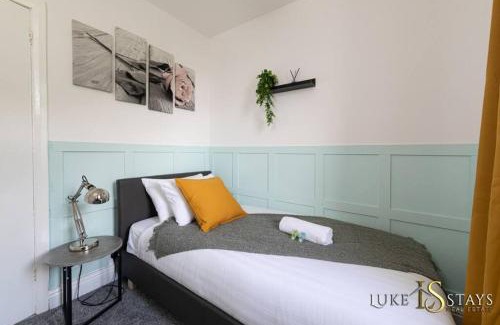 Newcastle-upon-Tyne Apartment | Luke Stays - Holystone Haven