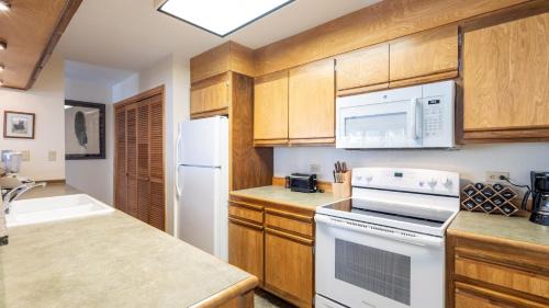 Telluride House | Lulu City 4B by AvantStay Beautiful Condo 100 yards from Lift 7 Permit :3639