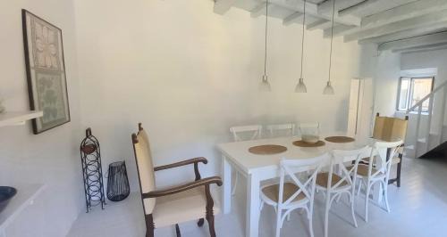 Achilleio House | Lulu In The Valley