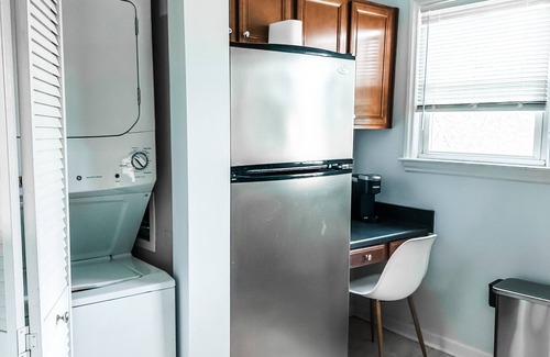 Southwest Raleigh Cottage | LuLu's Oasis- ITB Five Points Cottage! Family and Pet Friendly