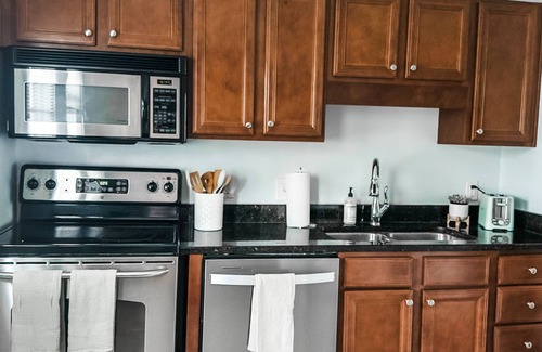 Southwest Raleigh Cottage | LuLu's Oasis- ITB Five Points Cottage! Family and Pet Friendly