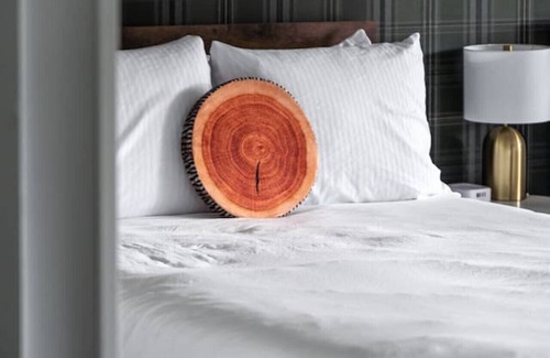 Balsam Lake Hotel | LumberJill Lodge #14 | Two Cozy Queen beds