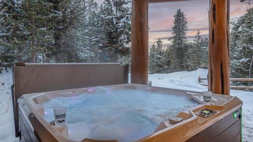 Westridge House | Luminary Log Chalet