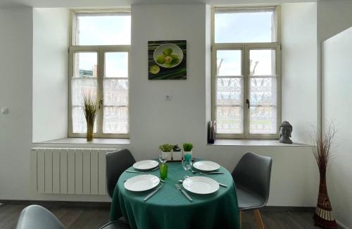 Givet Apartment | Lumineux et rénové studio en centre ville