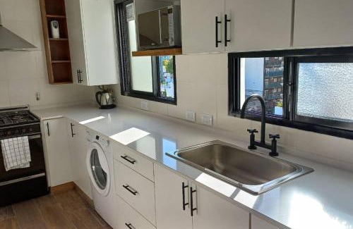Almagro Apartment | Luminoso Semipiso 2 Ambientes con Balcón Terraza