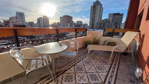 Almagro Apartment | Luminoso Semipiso 2 Ambientes con Balcón Terraza