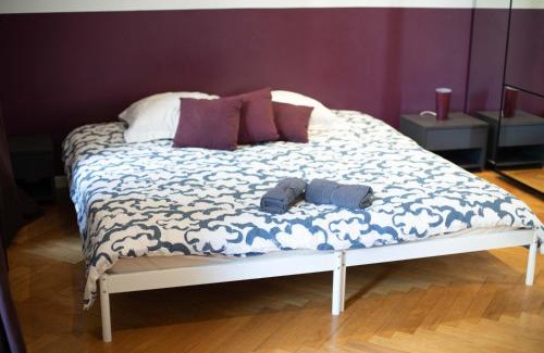 Perier Apartment | Luminous Apartment golden quarter