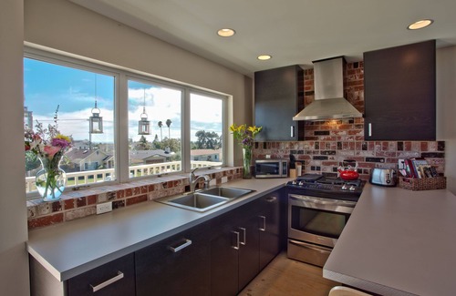 North Pacific Beach House | Luminous Home With Shared Pool - 4 Blocks To The Beach!