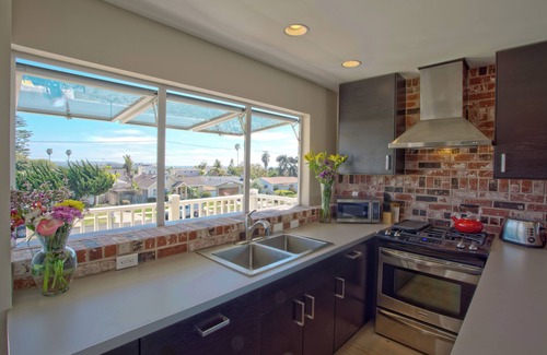 North Pacific Beach House | Luminous Home With Shared Pool - 4 Blocks To The Beach!