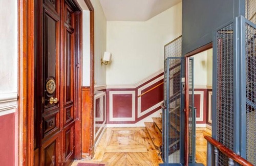 Palacio Apartment | Luminous Indian Suite with Two Balconies in Opera