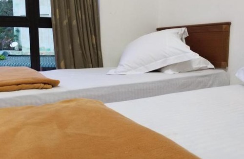 Lumut Apartment | LUMUT MANJUNG HOMESTAY SWIMMING POOL VIEW 3BEDROOMS