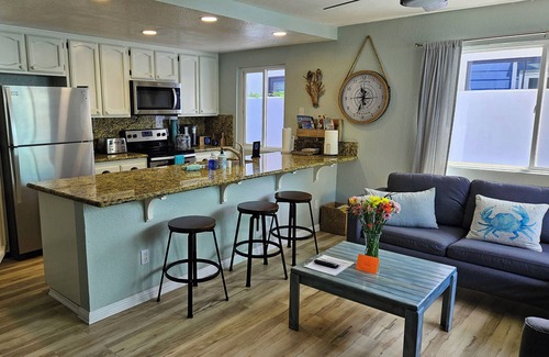 Mission Beach Condo | Luna Azul, only steps to Mission Beach! Free Wireless Internet/NO SMOKING