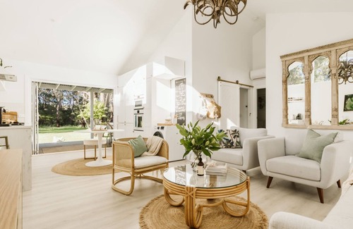 Huskisson House | Luna by Experience Jervis Bay