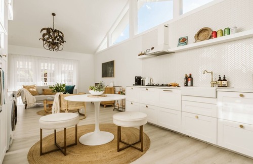 Huskisson House | Luna by Experience Jervis Bay