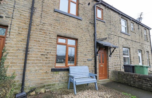 Honley House | Luna Cottage