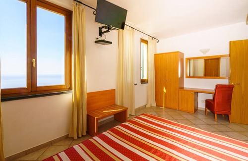 Volastra Hotel | Luna di Marzo