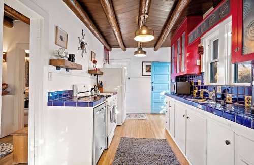 Downtown Santa Fe House | Luna - Historic Adobe, Walk to Railyard, Plaza