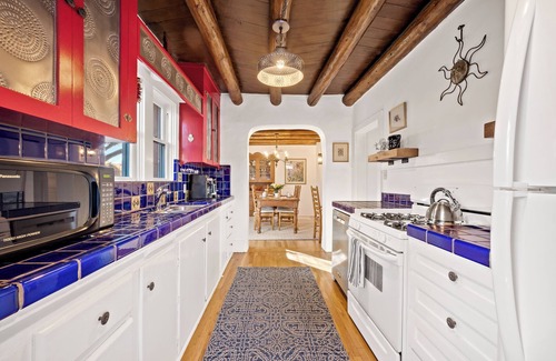 Downtown Santa Fe House | Luna - Historic Adobe, Walk to Railyard, Plaza