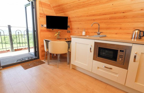 Snailbeach Cottage | LUNA HOLIDAY POD, pet friendly, with a garden in Shrewsbury