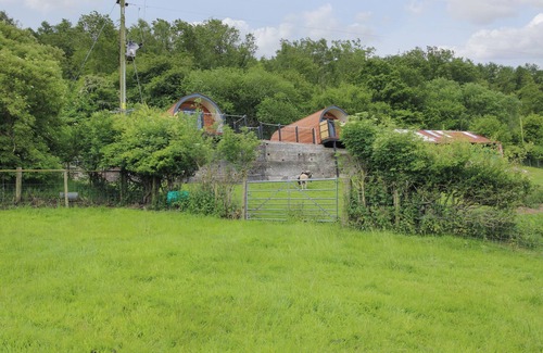 Snailbeach Cottage | LUNA HOLIDAY POD, pet friendly, with a garden in Shrewsbury