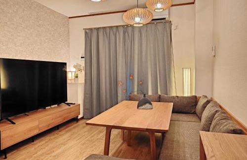 Minato House | Luna Luxury 4BR Family Villa with Parking - 2 mins from Osaka-ko Station, near EXPO, USJ, Kaiyukan