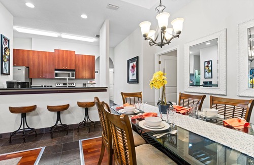 South Sarasota House | Luna Nueva | Pet Friendly Home in Sarasota w/Private Heated Pool & Screened-In Porch