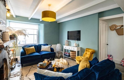 Port Isaac Cottage | Lundy Cogttage - in the heart of Port Isaac, sleeps 5, + parking & welcomes dogs