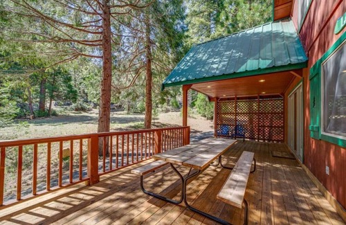 Strawberry Cabin | Lupine Spacious & Comfortable Retreat/Pet Friendly