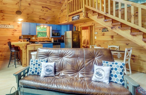 Luray Cabin | Luray Cabin Near Downtown & Shenandoah River