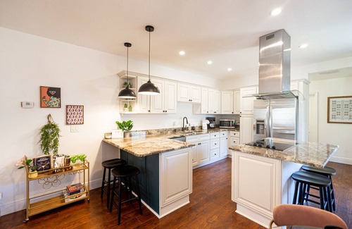 Old Seminole Heights Villa | Lush 3-bedroom Villa with Pool