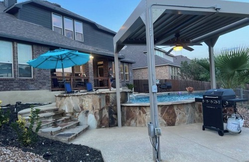 San Antonio Villa | Lush 7-Bedroom, Heated pool, Spa, Home theater, Game room, St2n