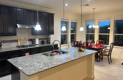 San Antonio Villa | Lush 7-BR, Home Theater/Game Room near Seaworld/Six Flags -St2-