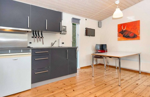 Aabenraa House | Lush cabin in camping resort