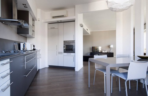 Navigli Apartment | LUSH CONTEMPORARY FLAT: wide and modern apartment - 3 BDR, 6 GUESTS