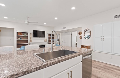 Forty Niners' Guest Ranch Estates House | Lush Desert Ranch Home On Golf Course With Shared Pool, Gym & Onsite Restaurant