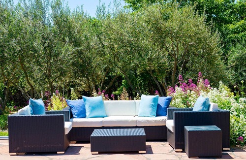 Glen Ellen House | Lush estate amid acres of vineyards, designer decor, gardens, pool & bonus space