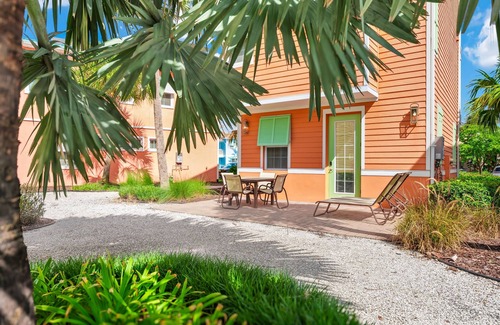 West Kissimmee Cottage | Lush Garden Oasis Cottage near Disney with Margaritaville Resort and Island H2O.