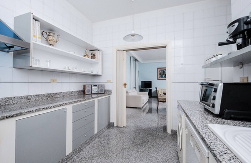 Monteverde Apartment | Lush Garden Steps Away from Great Park