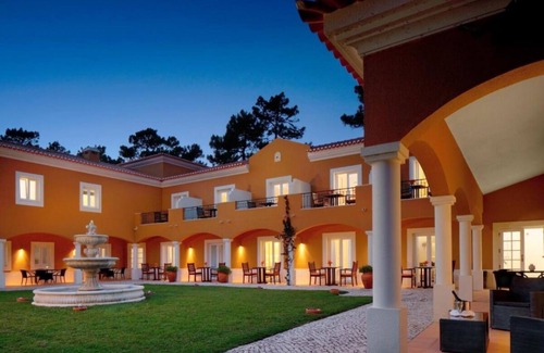 Quinta da Marinha House | Lush Gardens & Sea Views! FREE Parking, Close to Santa Marta Lighthouse Museum!
