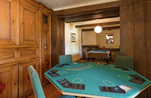 Walk House | Lush Holiday Home in Waimes with Private Pool